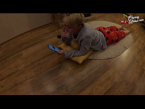 ❤️ Bláznivá blondýnka kouří obrovské péro a poskakuje na něm - anální sex ️ Anal video u cs.playcrot69.top ❌